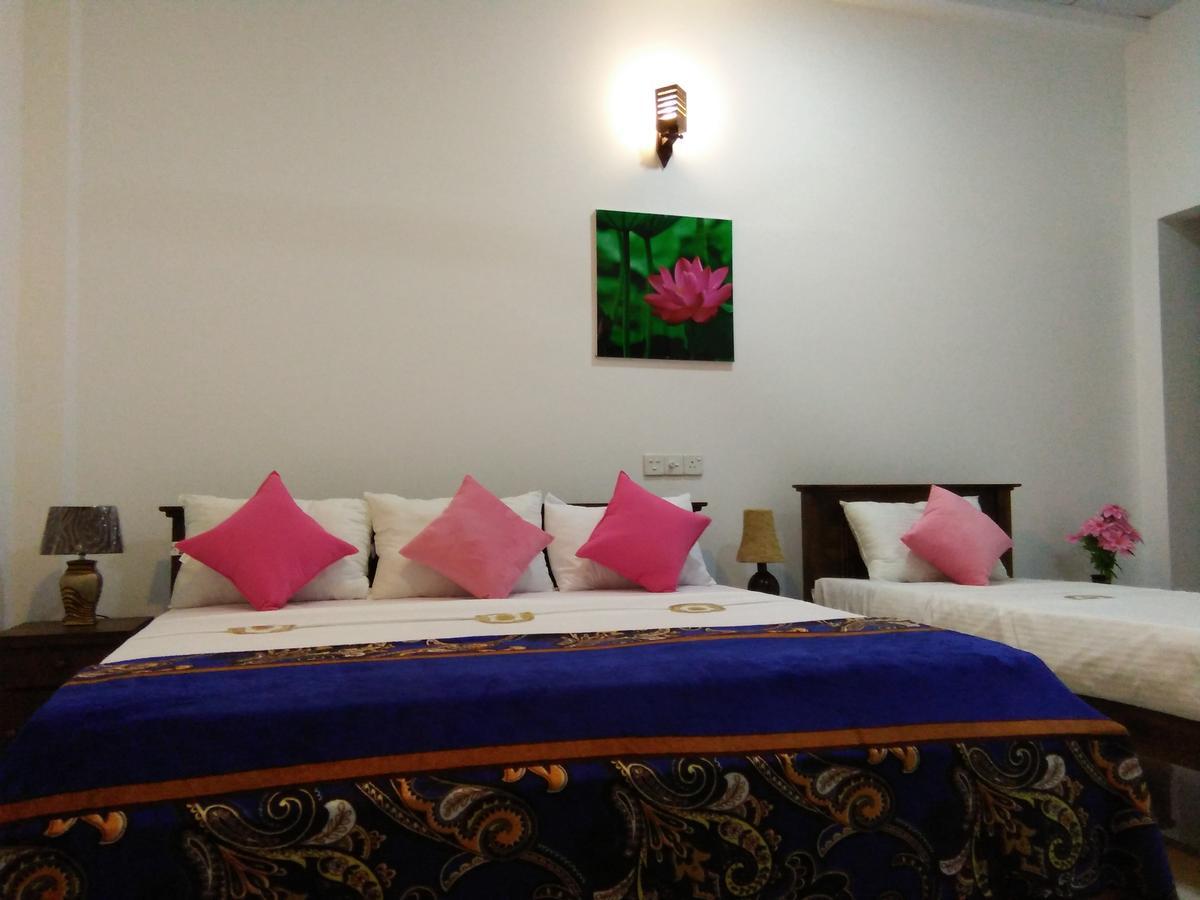 Lotus Dreams Guesthouse Weligama Exterior foto